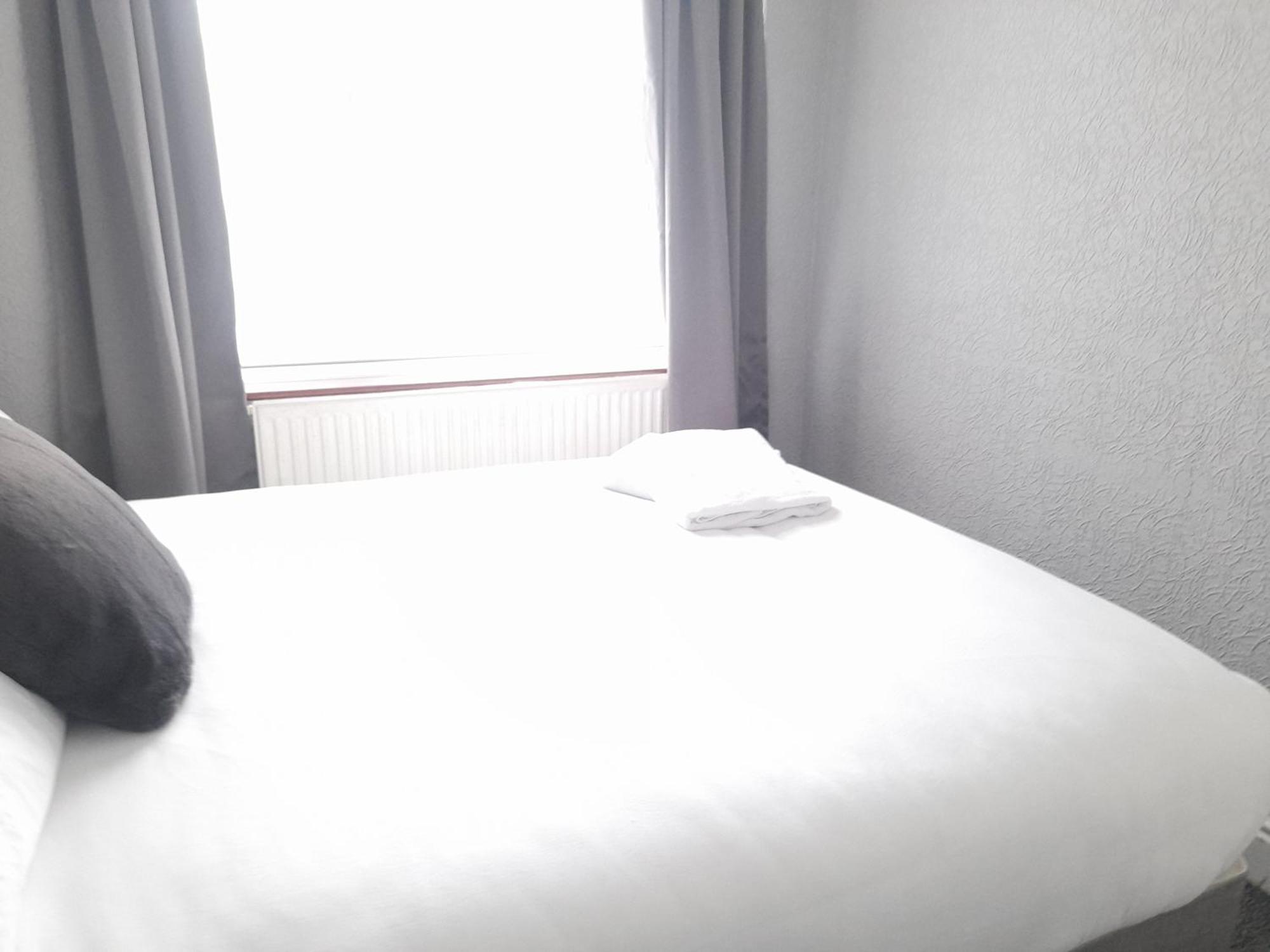 Bright 4-Bed House 15 Min To Manchester Centre别墅 外观 照片